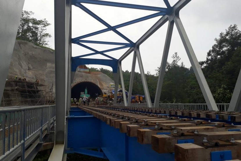  Proyek pembuatan terowongan Kereta Api di Desa Notog Kecamatan Patikraja Kabupaten Banyumas