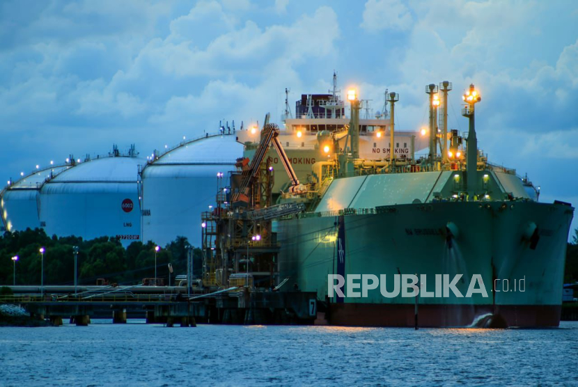 Proyek revitalisasi tangki LNG Arun F-6004 yang dijalankan PT Perusahaan Gas Negara Tbk (PGN) melalui cucu usaha PT Perta Arun Gas (PAG), menunjukkan progres signifikan. 