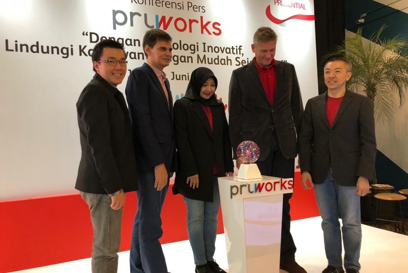 Prudential Indonesia Meluncurkan Asuransi UMKM 'PRUWorks' di Gedung Agro Plaza, Jakarta, Rabu (19/6).