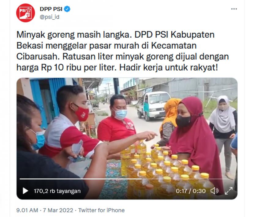 PSI Bekasi gelar pasar murah, termasuk menjual minyak goreng Rp 10 ribu per liter.