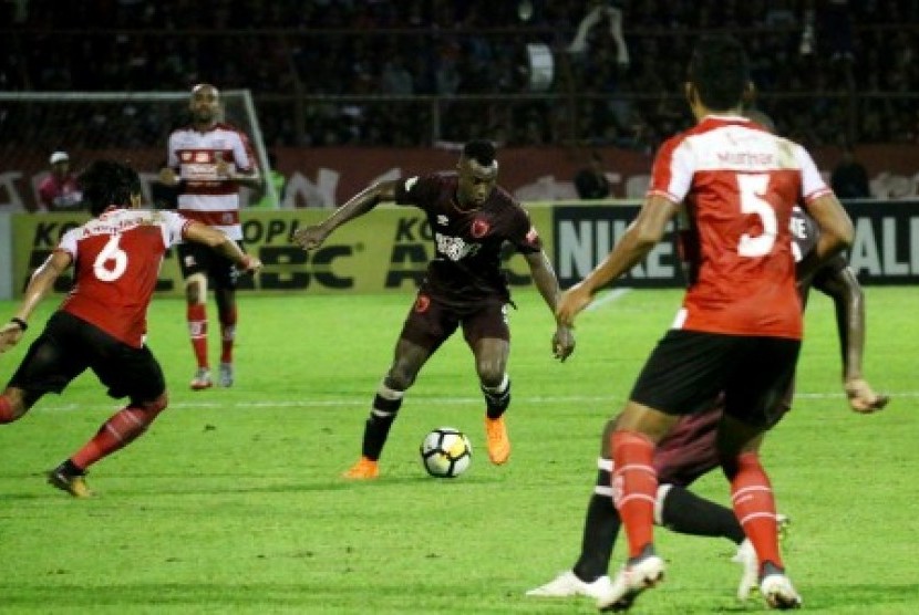 PSM Makassar mengalahkan Madura United dengan skor 2-0 dalam lanjutan Liga 1 di Stadion Andi Mattalatta, Makassar, Sulawesi Selatan, Rabu (30/5) malam. 