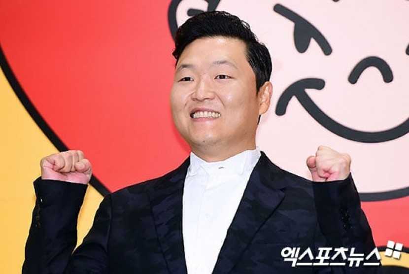 Penyanyi Korea Selatan Psy, yang lahir pada 31 Desember 1977, berusia 43 tahun ketika memasuki tahun 2019 berdasarkan perhitungan usia Korea Selatan.
