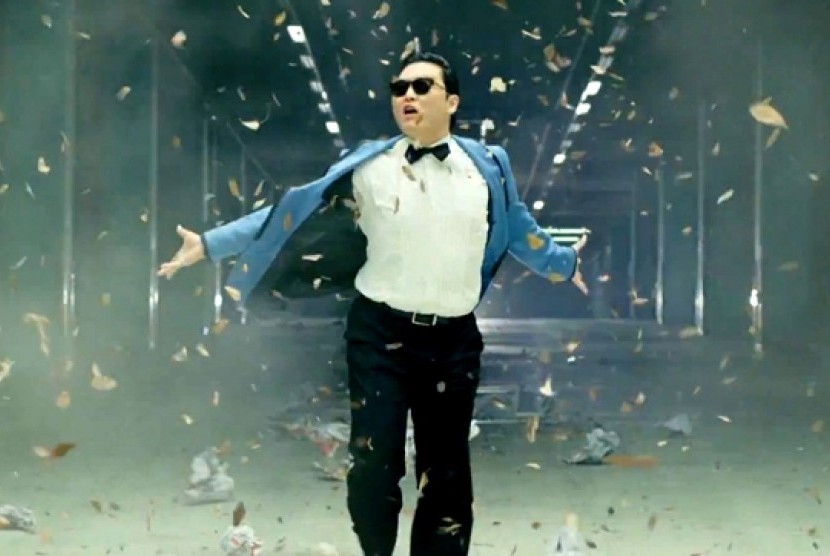 Psy dengan Gangnam Style-nya.
