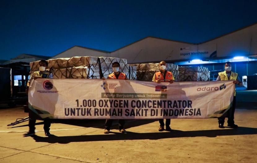 PT Adaro Energy Tbk memberikan 1.000 konsentrator oksigen senilai Rp 12,6 miliar kepada rumah sakit dan klinik yang tersebar di beberapa wilayah Indonesia.