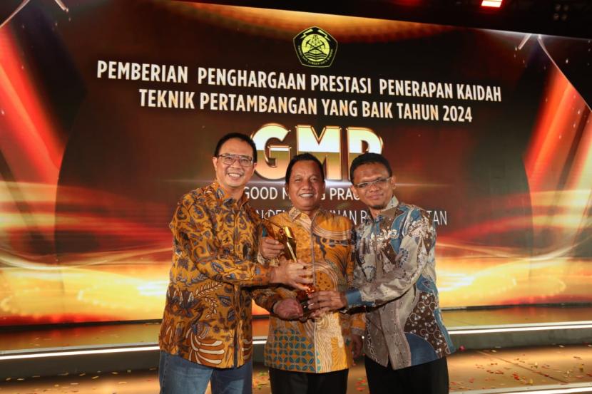 PT Agincourt Resources menerima penghargaan GMP 2024.