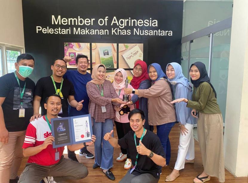 PT Agrinesia Raya, produsen oleh-oleh khas Nusantara dinobatkan oleh HR Asia sebagai salah satu perusahaan tempat kerja terbaik di Asia tahun 2022. Penghargaan untuk Agrinesia karena menjalankan pengelolaan SDM yang terbaik.