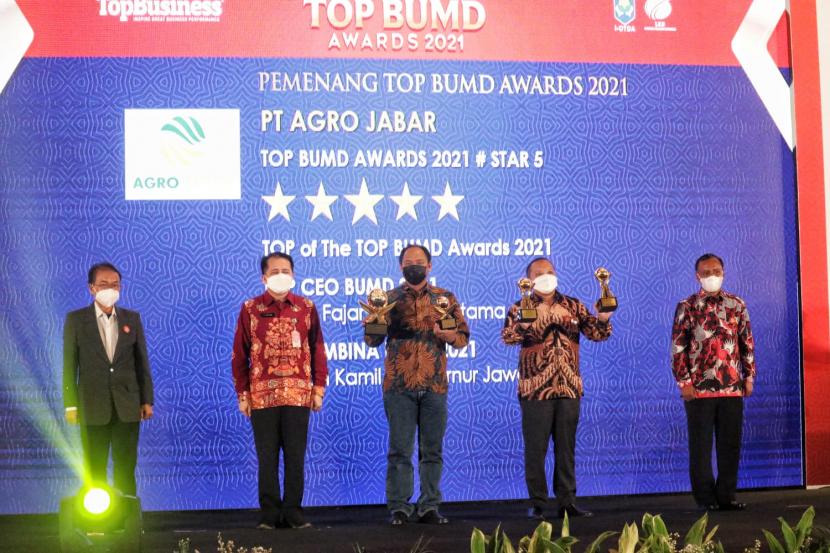 PT Agro Jabar dinobatkan sebagai TOP of the TOP BUMD 2021, TOP BUMD Awards 2021 BUMD Aneka Usaha #Bintang 5, TOP CEO BUMD 2021 yang dianugerahkan kepada Direktur Utama PT Agro Jabar Kurnia Fajar, TOP Pembina BUMD Awards untuk Gubernur Jawa Barat Ridwan Kamil. 