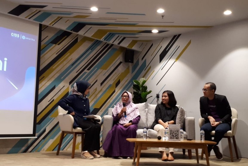 PT Amartha Mikro Fintek meluncurkan hasil riset bersama Center for Digital Society (CfDS) Universitas Gajah Mada, bertajuk 'Peran Amartha dalam Meningkatkan Kesejahteraan Perempuan di Pedesaan' di Jakarta, Rabu, (6/11).
