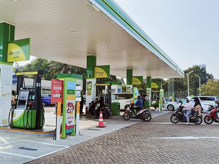 PT Aneka Petroindo Raya (JV BP-AKR), perusahaan kerja sama antara bp dan PT AKR Corporindo Tbk (AKRA), kembali menambahkan dua jaringan stasiun pengisian bahan bakar umum (SPBU) bp. Salah satu SPBU tambahan tersebut berlokasi di Pluit Indah, Jakarta. 