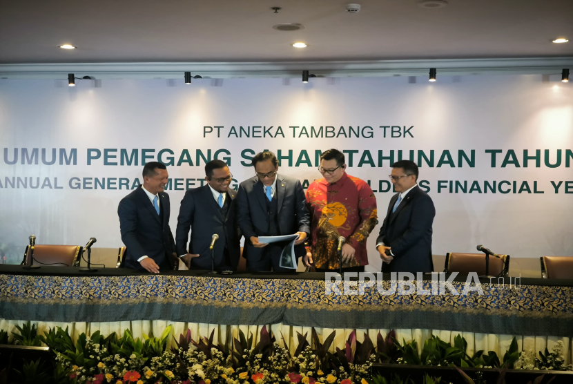 PT Aneka Tambang Tbk (ANTAM) mengangkat Achmad Ardianto sebagai Direktur Utama melalui Rapat Umum Pemegang Saham (RUPS) yang digelar pada 12 Juni 2025.