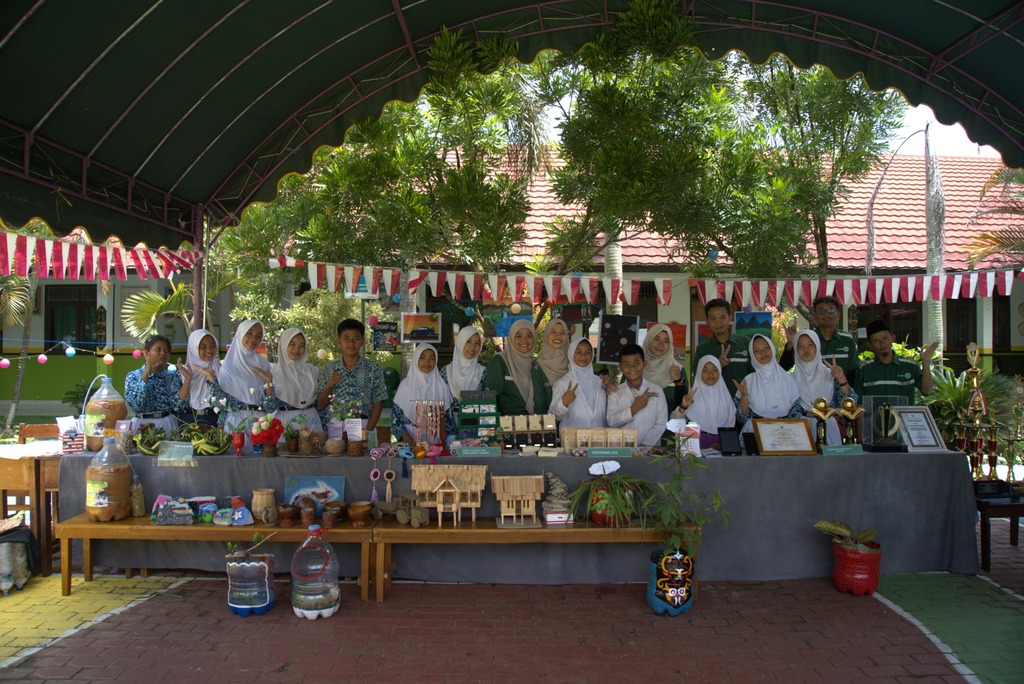 Terapkan Muatan Lokal PLKS, Astra Agro Cetak Sekolah Adiwiyata