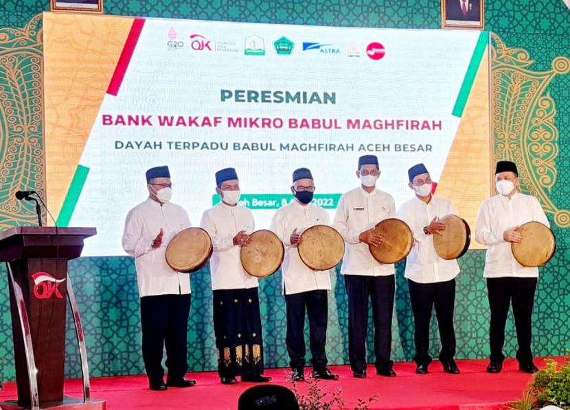 PT Astra International Tbk (Astra) bersama PT Asuransi Astra Buana (Asuransi Astra), yang merupakan bagian dari lini bisnis jasa keuangan Astra Financial, bersama OJK, meresmikan Bank Wakaf Mikro (BWM) di Banda Aceh, Jumat (8/4/2022).