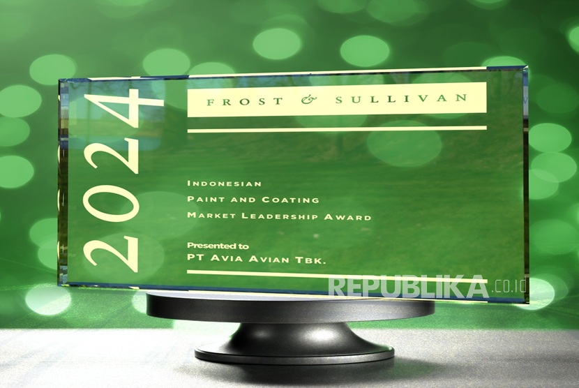 PT Avia Avian Tbk (Avian Brands) kembali mencatat prestasi di kancah internasional dengan meraih penghargaan 2024 Market Leader in the Indonesian Paint & Coating Industry dari lembaga konsultan global Frost & Sullivan. Ini menjadi penghargaan ketiga yang diraih perusahaan dalam kategori yang sama, setelah sebelumnya meraihnya pada tahun 2020 dan 2023.