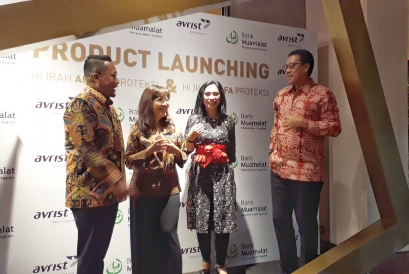 PT Avrist Assurance (Avrist Assurance) bekerja sama dengan PT Bank Muamalat Indonesia, Tbk (Bank Muamalat) untuk meluncurkan //bancassurance// produk proteksi dan investasi berbasis syariah, yaitu Hijrah Ahsan Proteksi dan Hijrah Safa Proteksi di Jakarta, Rabu (19/2).