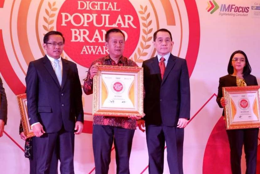 PT Bank BRIsyariah Tbk meraih penghargaan kategori Bank KPR Syariah terbaik dari Indonesia Digital Popular Brand Award 2018. Bertempat di Shangri-La Hotel Jakarta, Rabu (10/10).