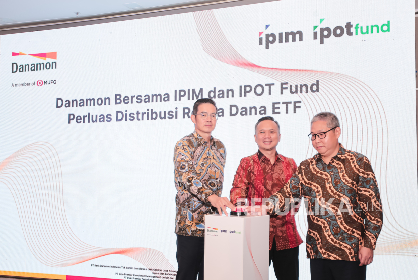 PT Bank Danamon Indonesia Tbk (Danamon), berkolaborasi dengan Indo Premier Investment Management dan IPOT Fund meluncurkan produk Reksa Dana Exchange Traded Fund (ETF) - Power Fund Series, yang ditawarkan melalui jaringan Danamon Privilege Center. Kemitraan ini menegaskan komitmen Danamon dalam menyediakan solusi investasi yang inovatif dan mudah diakses oleh masyarakat Indonesia, serta untuk memperkuat proposisi Wealth Management Danamon melalui diversifikasi produk Reksa Dana ETF yang ekonomis, likuid, dan transparan.