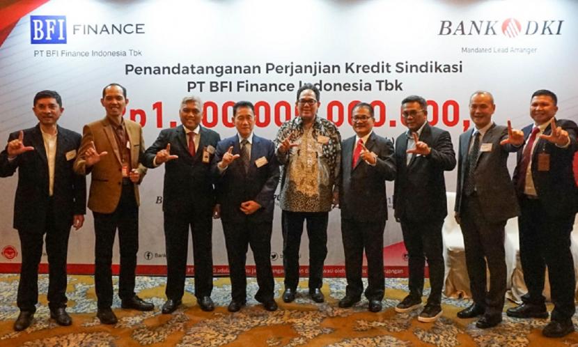 PT Bank DKI dan PT BFI Finance Indonesia Tbk melakukan penandatanganan perjanjian kredit sindikasi senilai Rp 1,6 triliun, Jumat (23/9/2022).