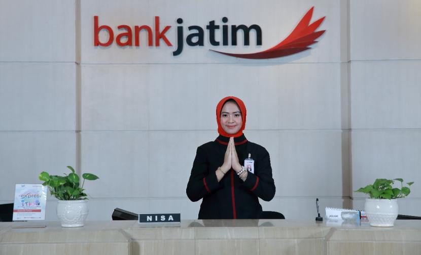 PT Bank Jatim Tbk.PT Bank Pembangunan Daerah Jawa Timur Tbk (Bank Jatim) menandatangani MoU dengan Dinas Tenaga Kerja dan Transmigrasi (Disnakertrans) Provinsi Jatim dalam upaya menciptakan sumber daya manusia (SDM) unggul.