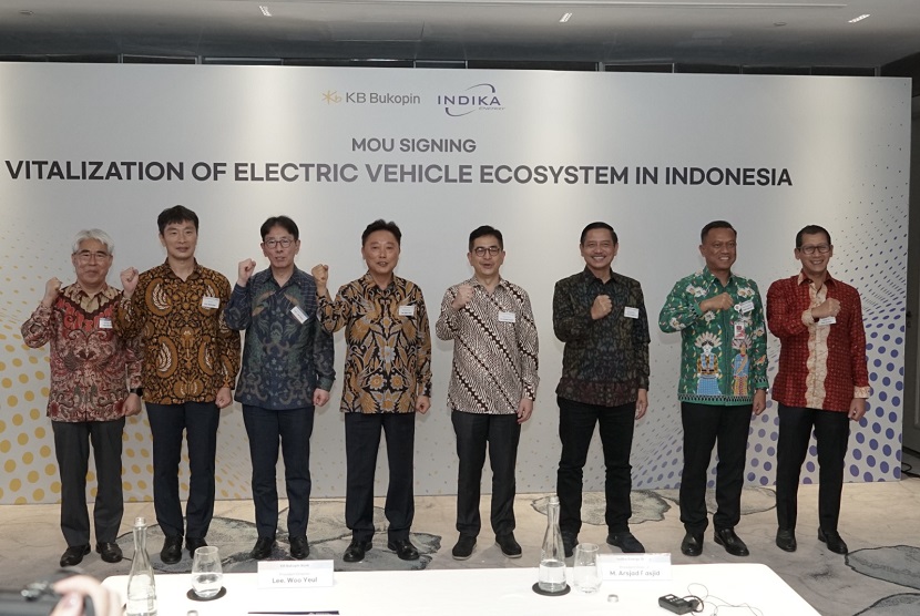 PT Bank KB Bukopin Tbk dan PT Indika Energy berkolaborasi dalam pengembangan ekosistem kendaraan listrik di Indonesia, dimana KB Bukopin akan memberikan dukungan pendanaan kepada Indika Energy.