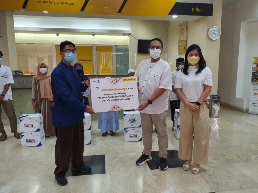 PT Bank Maybank Indonesia, Tbk (Maybank Indonesia) melalui Unit Usaha Syariah (UUS Maybank) menjalankan kegiatan pemberian santunan kepada para anak yatim dan dhuafa sejak 26 April hingga 7 Mei 2021 mendatang.