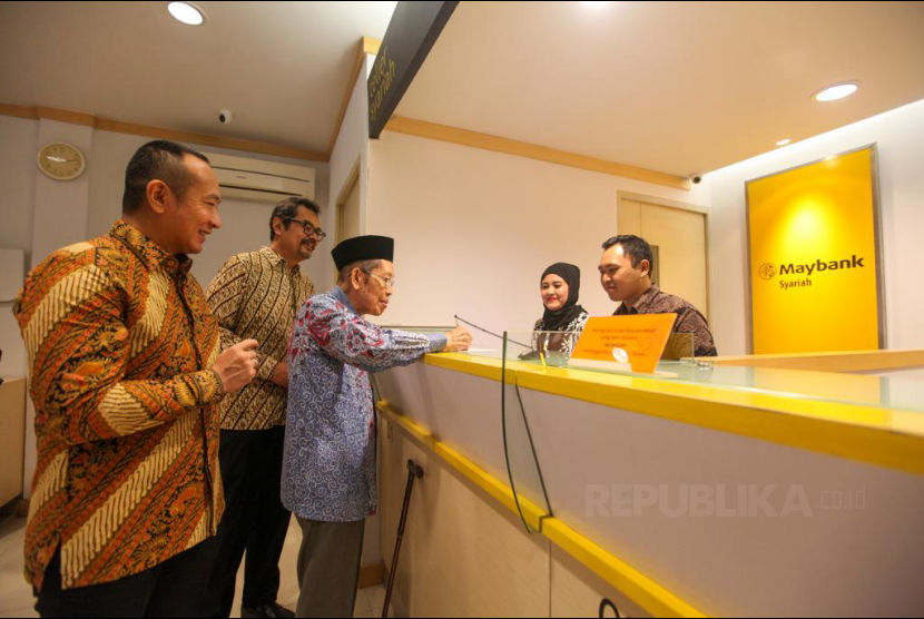 PT Bank Maybank Indonesia, Tbk. melalui Unit Usaha Syariah (UUS Maybank Indonesia) hari ini meresmikan Kantor Cabang Pembantu Syariah (KCPS) Kelapa Gading,