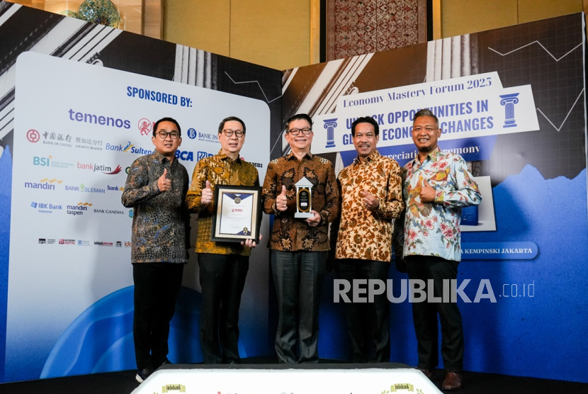 PT Bank Nationalnobu Tbk (Nobu Bank) meraih penghargaan sebagai The Best Bank of The Year for Business Growth and Acceleration dalam ajang apresiasi industri perbankan nasional yang digelar di Jakarta.