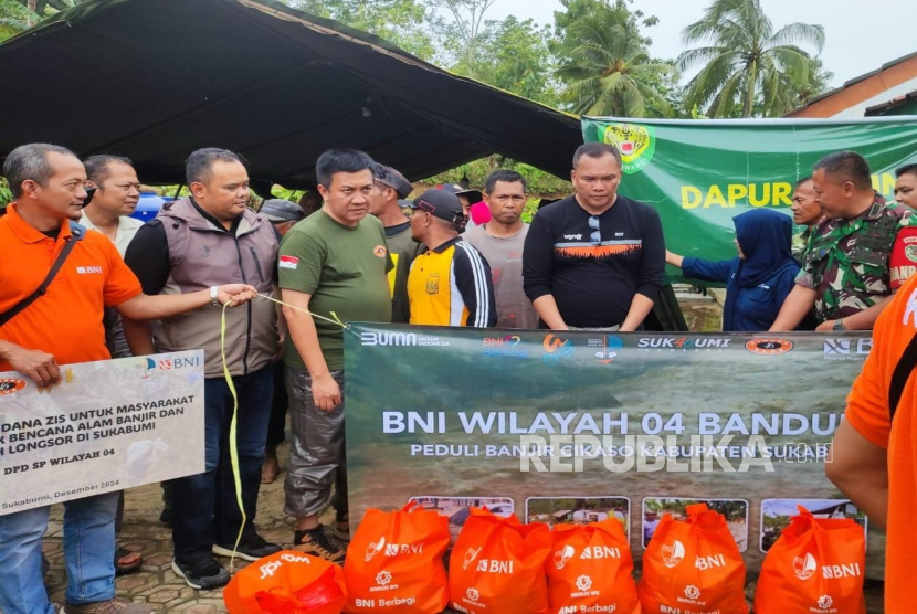 PT Bank Negara Indonesia (Persero) Tbk atau BNI melalui program Tanggung Jawab Sosial dan Lingkungan (TJSL) bergerak cepat membantu masyarakat yang terdampak bencana banjir dan longsor di Sukabumi, Jawa Barat.