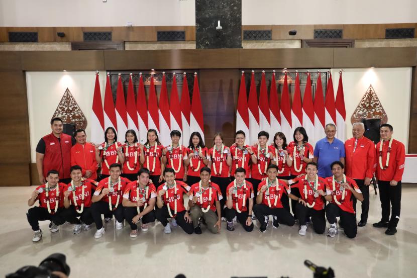 PT Bank Negara Indonesia (Persero) Tbk atau BNI memberikan sambutan hangat kepada Tim Thomas dan Uber Indonesia yang baru saja menyelesaikan perjuangan mereka di Kejuaraan Bulu Tangkis Beregu Thomas & Uber Cup 2024 di Chengdu, China.