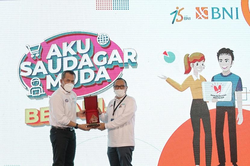 PT Bank Negara Indonesia (Persero) Tbk atau BNI menangkap animo yang tidak surut pada kaum milenial untuk belajar dan memulai bisnis pada masa Pandemi Covid–19. Semangat berbisnis itu setidaknya dapat dilihat dari tingginya minat milenial untuk mendaftarkan diri pada Program Aku Saudagar Muda (ASM) 2021. 