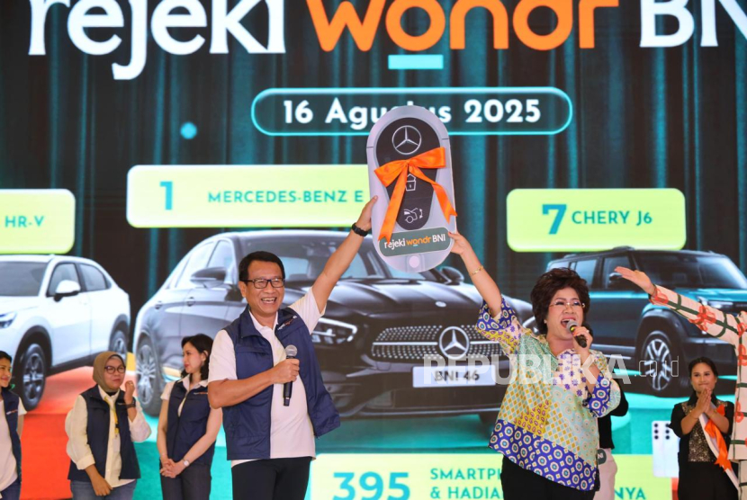 PT Bank Negara Indonesia (Persero) Tbk atau BNI resmi membagikan hadiah kepada para pemenang tahap pertama program undian Rejeki wondr BNI, yang digelar di sela acara BNI wondrX 2025 di ICE BSD, Tangerang, Sabtu (16/8/2025).