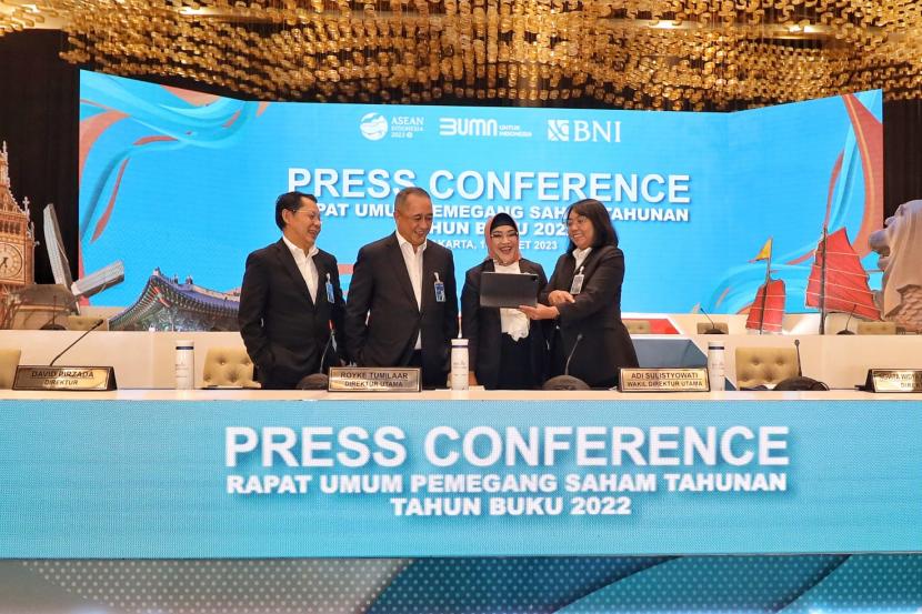 PT Bank Negara Indonesia (Persero) Tbk atau BNI telah mengadakan Rapat Umum Pemegang Saham (RUPS) Tahunan Tahun Buku 2022 dan telah menyetujui pembagian dividen sebesar 40 persen atau senilai total Rp 7,32 triliun.  
