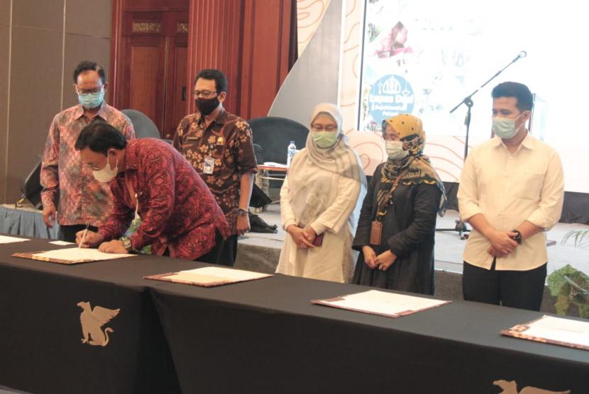 PT Bank Negara Indonesia (Persero) Tbk dipercaya untuk membantu dan mendorong kesejahteraan para petani menggelar workshop percepatan pengelolaan kartu tani di Wilayah Jawa Timur Tahun 2021 pada Rabu,(17/02) di Surabaya.