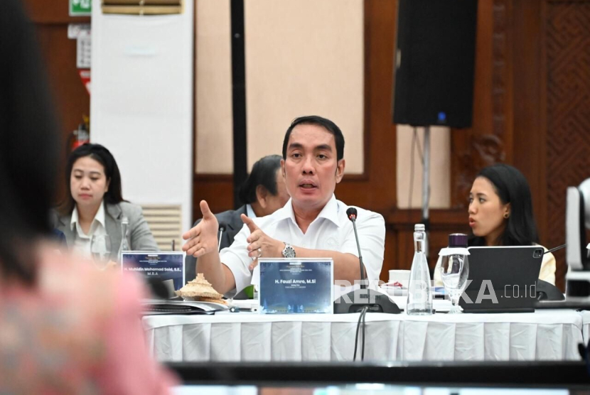 PT Bank Negara Indonesia Tbk (BNI) menginisiasi penerapan prinsip zero waste to landfill atau nol sampah ke TPA sebagai bentuk kepedulian terhadap pelestarian lingkungan. Wakil Ketua Komisi XI DPR, Fauzi Amro, mengaku mendukung inisiatif tersebut karena upaya itu merupakan bukti sektor perbankan bisa berperan aktif menyelamatkan lingkungan melalui transformasi berkelanjutan.