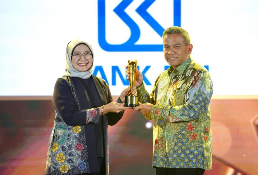 PT Bank Rakyat Indonesia (Persero) Tbk atau BRI berhasil menjadi Top Local Bank pada Pertamina Appreciation Night.