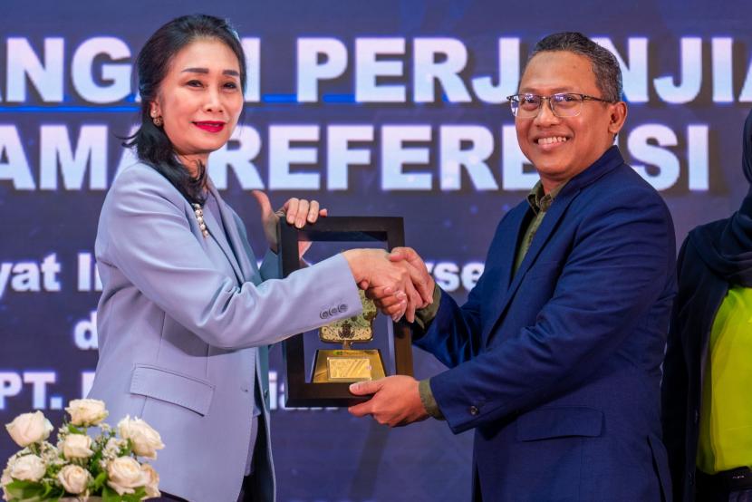 PT Bank Rakyat Indonesia (Persero) Tbk atau BRI melakukan sinergi dan kerja sama dengan PT Pegadaian menghadirkan referensi produk dan layanan bagi nasabah BRI Prioritas dan BRI Private.