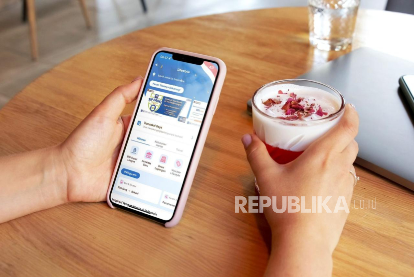 PT Bank Rakyat Indonesia (Persero) Tbk atau BRI mencatat porsi layanan digital banking telah mendominasi hingga 99,1�ri total transaksi BRI.