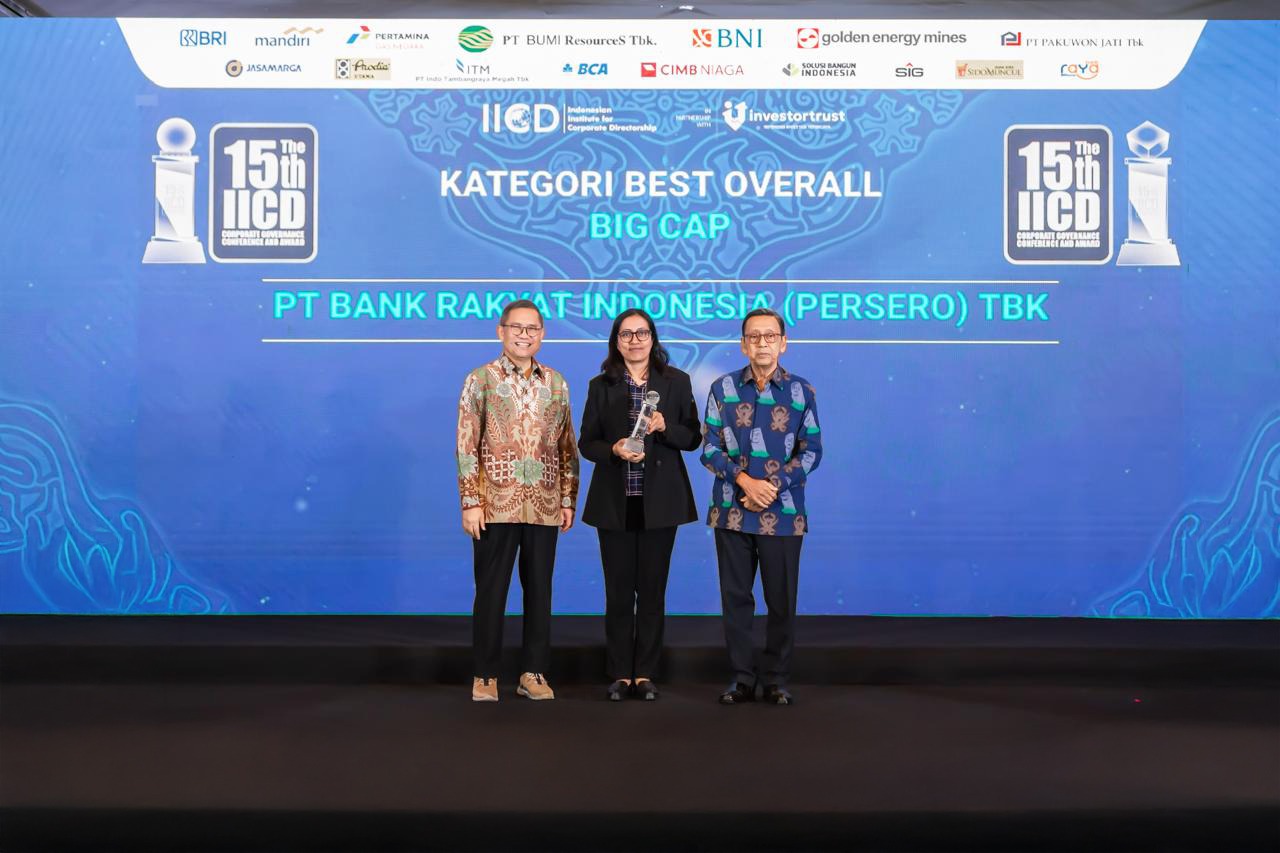 PT Bank Rakyat Indonesia (Persero) Tbk atau BRI mencatatkan prestasi dalam ajang “The 15th IICD Corporate Governance Conference and Award” yang digelar pada 25 November 2024 di Ballroom Pullman Hotel Thamrin, Jakarta.