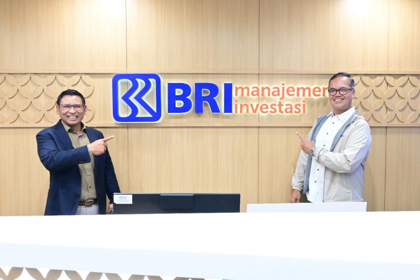 PT Bank Rakyat Indonesia (Persero) Tbk atau BRI tak ragu mengakuisisi 9 juta lembar atau 30 persen saham PT Danareksa (Persero) di DIM, sehingga kepemilikan BRI meningkat menjadi 65 persen pada November 2022 lalu. Kemudian pada Desember 2022, DIM mengawali proses integrasi ke BRI Group.