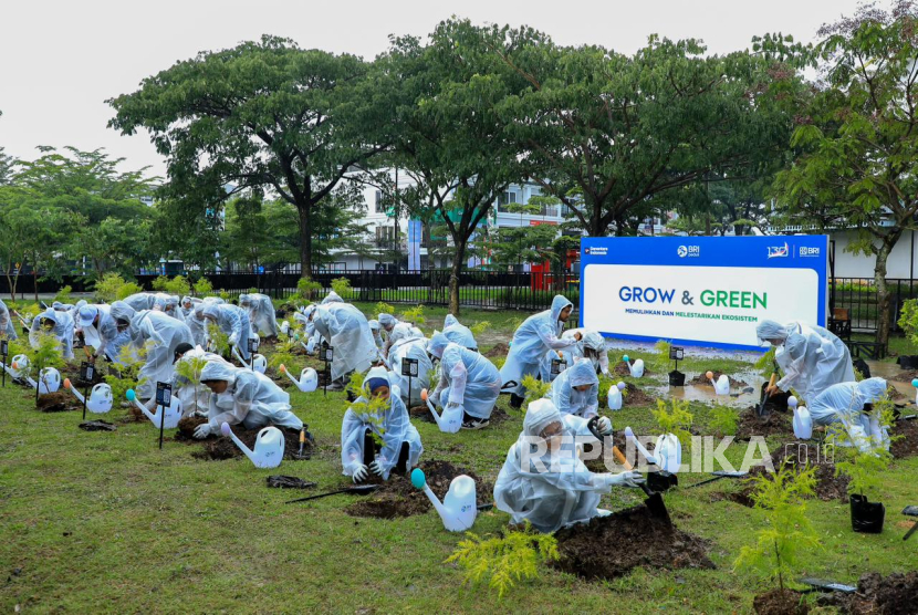 PT Bank Rakyat Indonesia (Persero) Tbk atau BRI terus menunjukkan konsistensinya dalam memperkuat penerapan prinsip Environmental, Social, and Governance (ESG) melalui program BRI Menanam – Grow & Green.