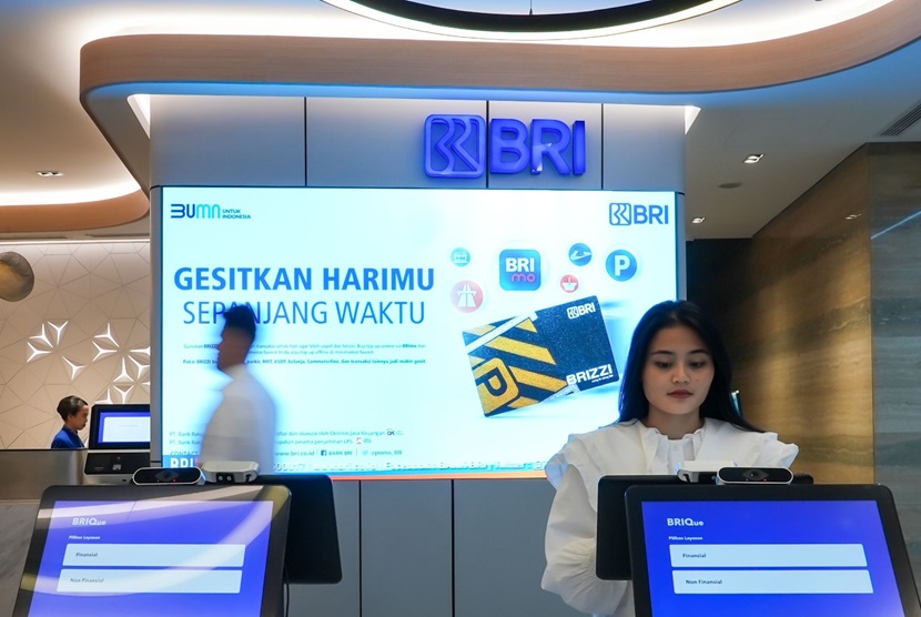 PT Bank Rakyat Indonesia (Persero) Tbk berhasil menutup tahun 2023 dengan gemilang. BRI berhasil mencatatkan berbagai capaian positif di sepanjang tahun 2023, baik dari sisi kinerja yang positif, pengakuan dari nasional hingga internasional, serta terus menjalankan perannya sebagai agent of development.