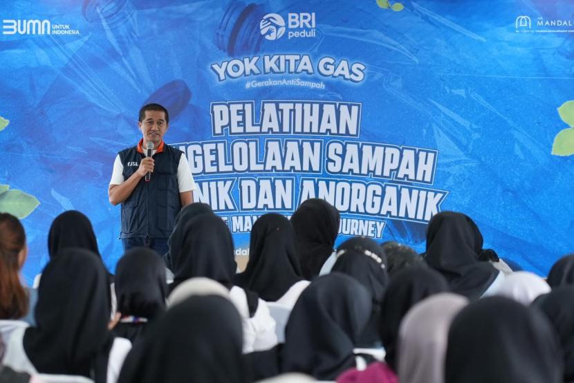 PT Bank Rakyat Indonesia (Persero) Tbk (BRI) kembali menunjukkan komitmennya dalam mendukung pengelolaan lingkungan yang berkelanjutan melalui Program BRI Peduli Yok Kita GAS (Gerakan Anti Sampah). 