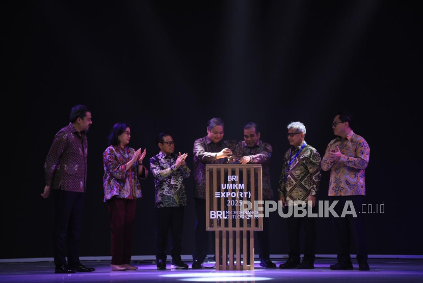 PT Bank Rakyat Indonesia (Persero) Tbk (BRI) resmi membuka rangkaian acara BRI UMKM EXPO(RT) 2025 yang digelar bersamaan dengan BRI Microfinance Outlook 2025 di ICE BSD City, Tangerang pada Kamis (30/1/2024).