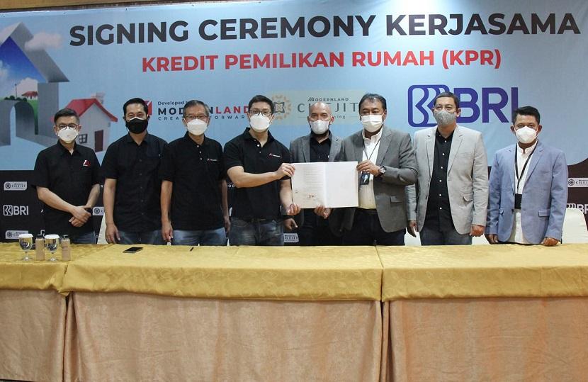 PT Bank Rakyat Indonesia (Persero) Tbk dan PT Modernland Realty Tbk menjalin kerja sama Kredit Pemilikan Rumah (KPR) untuk proyek hunian berskala kota (township) Modernland Cilejit, Tangerang.
