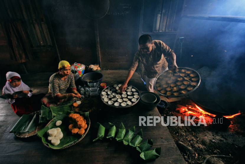 PT Bank Rakyat Indonesia (Persero) Tbk telah menyalurkan Kredit Usaha Rakyat (KUR) senilai Rp 158,60 triliun kepada 3,4 juta debitur hingga akhir Oktober 2024.