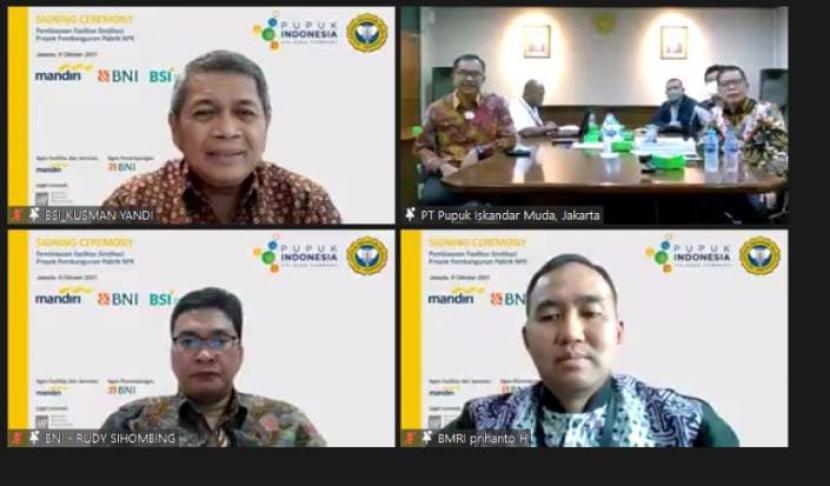 PT Bank Syariah Indonesia Tbk. (BSI) menjadi joint mandated lead arranger dalam sindikasi pembiayaan proyek pembangunan pabrik pupuk NPK milik PT Pupuk Iskandar Muda (PIM) senilai Rp 1,2 triliun.