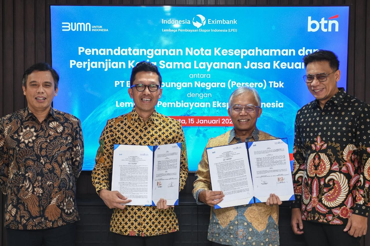 PT Bank Tabungan Negara (Persero) Tbk (BTN) menjalin kemitraan dengan Lembaga Pembiayaan Ekspor Indonesia (LPEI) atau Indonesia Eximbank melalui penandatanganan Nota Kesepahaman (MoU) dan Perjanjian Kerja Sama (PKS) yang dilakukan oleh manajemen kedua belah pihak pada Rabu, 15 Januari 2025.