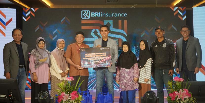 PT BRI Asuransi Indonesia yang dikenal BRI Insurance menyalurkan zakat atas laba dari bisnis unit asuransi syariah sebesar Rp 252.242.669. 