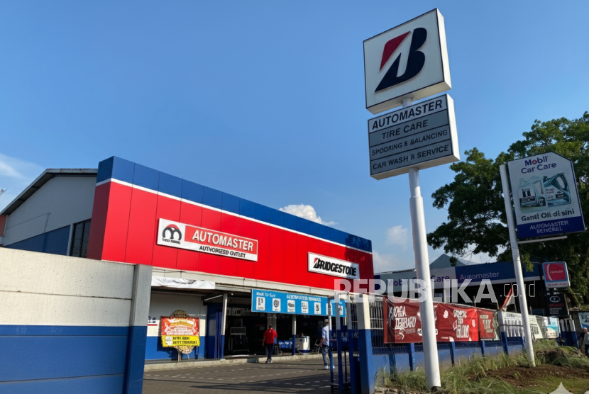 PT Bridgestone Tire Indonesia (Bridgestone Indonesia) meresmikan tiga jaringan retail resmi TOMO (Toko Model Bridgestone) dan satu Bridgestone Truck Tire Center (BTTC) di Kota Pangkalpinang, Kabupaten Bandung, dan Kabupaten Sleman.