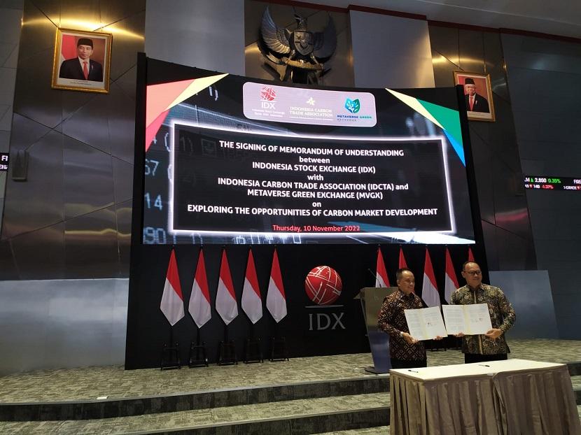 PT Bursa Efek Indonesia (BEI) dan Indonesia Carbon Trade Association (IDCTA) atau Asosiasi Perdagangan Karbon Indonesia melakukan penandatanganan nota kesepahaman dalam rangka pengembangan perdagangan karbon di Indonesia. Bursa Efek Indonesia (BEI) terus mempersiapkan pembentukan bursa karbon.