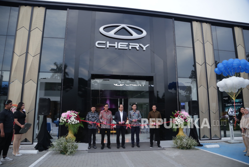 PT Chery Sales Indonesia (CSI) meresmikan dealer terbaru di Jakarta Barat, Chery Puri Indah, pada Selasa (25/3/2025).